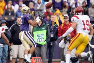 SEATTLE - SEPTEMBER 19: Jermaine Kearse #15 of the Washington Huskies catches the pass during the game against the USC Trojans on September 19, 2009 at Husky Stadium in Seattle, Washington. The Huskies defeated the Trojans 16-13. (Photo by Otto Greule Jr/Getty Images)  