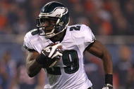 CHICAGO - NOVEMBER 22: LeSean McCoy #29 of the Philadelphia Eagles runs against the Chicago Bears at Soldier Field on November 22, 2009 in Chicago, Illinois. The Eagles defeated the Bears 24-20. (Photo by Jonathan Daniel/Getty Images)