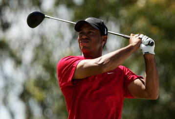 MELBOURNE, AUSTRALIA - NOVEMBER 15:  Tiger Woods of the USA tees off on the 12th hole during the final round of the 2009 Australian Masters at Kingston Heath Golf Club on November 15, 2009 in Melbourne, Australia.  (Photo by Mark Dadswell/Getty Images)