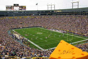 GREEN BAY, WI - SEPTEMBER 08:  A general view of the game between the Green Bay Packers and the Minnesota Vikings on September 8, 2008 at Lambeau Field in Green Bay, Wisconsin.  (Photo by Maxx Wolfson/Getty Images)