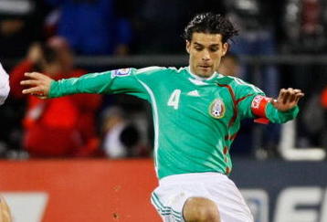COLUMBUS, OH - FEBRUARY 11:  Rafael Marquez #4 of Mexico dribbles the ball against USA during a FIFA 2010 World Cup qualifying match in the CONCACAF region on February 11, 2009 at Columbus Crew Stadium in Columbus, Ohio. (Photo by Jamie Sabau/Getty Images)