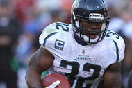 SAN FRANCISCO - NOVEMBER 29:  Maurice Jones-Drew #32 of the Jacksonville Jaguars runs against the San Francisco 49ers during an NFL game at Candlestick Park on November 29, 2009 in San Francisco, California.  (Photo by Jed Jacobsohn/Getty Images)