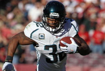 SAN FRANCISCO - NOVEMBER 29:  Maurice Jones-Drew #32 of the Jacksonville Jaguars runs the ball during the second quarter against the San Francisco 49ers at Candlestick Park on November 29, 2009 in San Francisco, California. The 49ers beat the Jaguars 20-3. (Photo by Justin Sullivan/Getty Images)