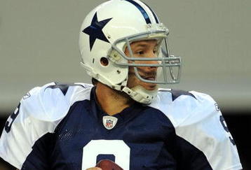 ARLINGTON, TX - NOVEMBER 26:  Quarterback Tony Romo #9 of the Dallas Cowboys at Cowboys Stadium on November 26, 2009 in Arlington, Texas.  (Photo by Ronald Martinez/Getty Images)