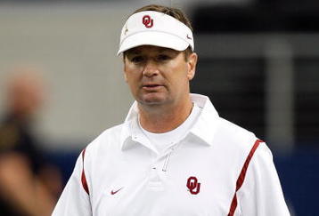 ARLINGTON, TX - SEPTEMBER 05:  Head coach Bob Stoops of the Oklahoma Sooners before a game against the Brigham Young Cougars at Cowboys Stadium on September 5, 2009 in Arlington, Texas.  (Photo by Ronald Martinez/Getty Images)
