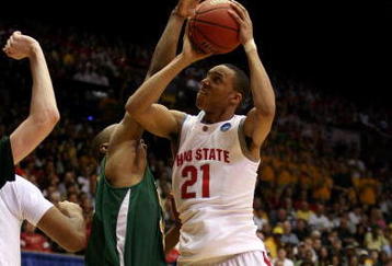 DAYTON, OH - MARCH 20: Evan Turner #21 of the Ohio State Buckeyes drives to the hoop against Alex Franklin #42 of the Siena Saints during the first round of the NCAA Division I Men's Basketball Tournament at the University of Dayton Arena on March 20, 2009 in Dayton, Ohio.  (Photo by Andy Lyons/Getty Images)