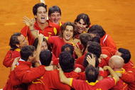 BARCELONA, SPAIN - DECEMBER 05: Feliciano Lopez (L), David Ferrer (C) and Rafael Nadal (R) of Spain celebrate with their team mates after Feliciano Lopez and Fernando Verdasco of Spain beat Radek Stepanek and Tomas Berdych of Czech Republic during the Davis Cup World Group Final doubles match at Palau Sant Jordi stadium on December 5, 2009 in Barcelona, Spain. Spain won the Davis Cup after leading Czech Republic 3-0. (Photo by Denis Doyle/Getty Images)
