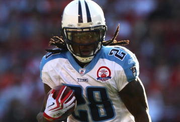 SAN FRANCISCO - NOVEMBER 08:  Chris Johnson #28 of the Tennessee Titans runs against the San Francisco 49ers during an NFL game on November 8, 2009 at Candlestick Park in San Francisco, California.  (Photo by Jed Jacobsohn/Getty Images)