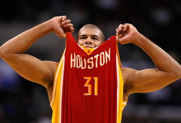 LOS ANGELES, CA - DECEMBER 02:  Shane Battier #31 of the Houston Rockets reacts in the second half against the Los Angeles Clippers at Staples Center on December 2, 2009 in Los Angeles, California. The Rockets defeated the Clippers 102-85. NOTE TO USER: User expressly acknowledges and agrees that, by downloading and/or using this Photograph, user is consenting to the terms and conditions of the Getty Images License Agreement.  (Photo by Jeff Gross/Getty Images)