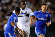 PASADENA, CA - JULY 21: Patrick Vieira #14 of Inter Milan paces the ball on the attack against John Terry #26 and Ashley Cole #3 of Chelsea FC in the first half during the World Football Challenge at the Rose Bowl on July 21, 2009 in Pasadena, California.  (Photo by Kevork Djansezian/Getty Images)