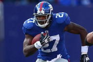 EAST RUTHERFORD, NJ - NOVEMBER 22:  Brandon Jacobs #27 of the New York Giants makes a break against the San Diego Chargers on November 8, 2009 at Giants Stadium in East Rutherford, New Jersey.  (Photo by Chris McGrath/Getty Images)