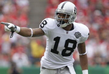 KANSAS CITY, MO - SEPTEMBER 20:  Louis Murphy #18 of the Oakland Raiders lines up for a play during the game against the Kansas City Chiefs at Arrowhead Stadium on September 20, 2009 in Kansas City, Missouri. (Photo by Jamie Squire/Getty Images)