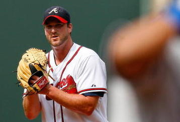 ATLANTA - AUGUST 01:  Starting pitcher Derek Lowe #32 of the Atlanta Braves against the Los Angeles Dodgers on August 1, 2009 at Turner Field in Atlanta, Georgia.  (Photo by Kevin C. Cox/Getty Images)