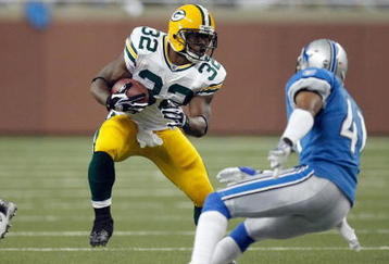 DETROIT , MI - NOVEMBER 26:  Brandon Jackson #32 of the Green Bay Packers carries the ball against the Detroit Lions on November 26, 2009 at Ford Field in Detroit, Michigan. Green Bay won the game 34-12. (Photo by Gregory Shamus/Getty Images)