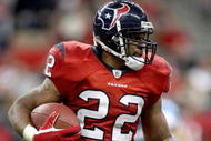 HOUSTON - NOVEMBER 23: Running back Chris Brown #22 of the Houston Texans carries the ball against the Tennessee Titans on November 23, 2009 at Reliant Stadium in Houston, Texas. (The Titans won 20-17. (Photo by Stephen Dunn/Getty Images)