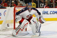 OTTAWA - NOVEMBER 26:  Goaltender Steve Mason #1 of the Columbus Blue Jackets defends his net against the Ottawa Senators during their game at Scotiabank Place on November 26, 2009 in Ottawa, Ontario, Canada. The Senators defeated the Blue Jackets 2-1. (Photo by Phillip MacCallum/Getty Images)