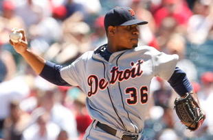 ANAHEIM, CA - AUGUST 26:  Edwin Jackson #36 of the Detroit Tigers pitches against the Los Angeles Angels of Anaheim at Angel Stadium on August 26, 2009 in Anaheim, California.  (Photo by Jeff Gross/Getty Images)
