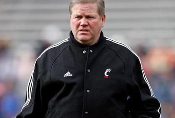 CINCINNATI - NOVEMBER 27:  Brian Kelly the Head Coach of the Cincinnati Bearcats is pictured during the game against the Illinois Fighting Illini at Nippert Stadium on November 27, 2009 in Cincinnati, Ohio.  (Photo by Andy Lyons/Getty Images)