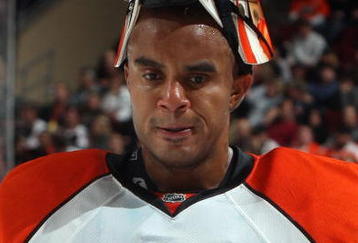 PHILADELPHIA - NOVEMBER 14:  Ray Emery #29 of the Philadelphia Flyers looks on against the Buffalo Sabres on November 14, 2009 at Wachovia Center in Philadelphia, Pennsylvania. The Sabres defeated the Flyers 3-2.  (Photo by Jim McIsaac/Getty Images)