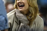 NEW YORK - OCTOBER 29: Actress Kate Hudson attends Game Two of the 2009 MLB World Series at Yankee Stadium on October 29, 2009 in the Bronx borough of New York City. (Photo by Chris McGrath/Getty Images)