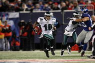 EAST RUTHERFORD, NJ - DECEMBER 13: DeSean Jackson #10 of the Philadelphia Eagles runs the ball against the New York Giants at Giants Stadium on December 13, 2009 in East Rutherford, New Jersey. (Photo by Nick Laham/Getty Images)