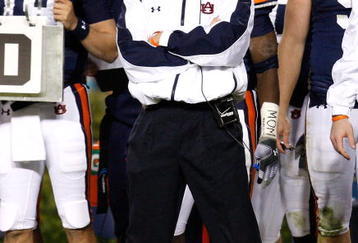 AUBURN, AL - NOVEMBER 27:  Head coach Gene Chizik of the Auburn Tigers against the Alabama Crimson Tide at Jordan-Hare Stadium on November 27, 2009 in Auburn, Alabama.  (Photo by Kevin C. Cox/Getty Images)