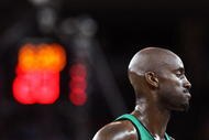 OAKLAND, CA - DECEMBER 28: Kevin Garnett #5 of the Boston Celtics looks on against the Golden State Warriors during an NBA game at Oracle Arena on December 28, 2009 in Oakland, California. NOTE TO USER: User expressly acknowledges and agrees that, by downloading and/or using this Photograph, user is consenting to the terms and conditions of the Getty Images License Agreement. (Photo by Jed Jacobsohn/Getty Images)