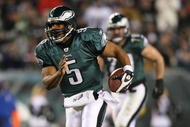 PHILADELPHIA - DECEMBER 20: Donovan McNabb #5 of the Philadelphia Eagles rushes against the San Francisco 49ers at Lincoln Financial Field on December 20, 2009 in Philadelphia, Pennsylvania. (Photo by Nick Laham/Getty Images)