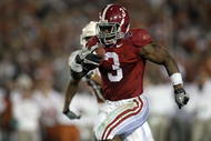 PASADENA, CA - JANUARY 07:  Running back Trent Richardson #3 of the Alabama Crimson Tide runs for a 49-yard touchdown against the Texas Longhorns in the second quarter of the Citi BCS National Championship game at the Rose Bowl on January 7, 2010 in Pasadena, California.  (Photo by Stephen Dunn/Getty Images)