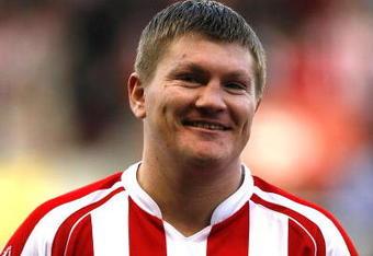 STOKE ON TRENT, ENGLAND - OCTOBER 31: Professional boxer Ricky Hatton attends the Barclays Premier League match between Stoke City and Wolverhampton Wanderers at the Britannia Stadium on October 31, 2009 in Stoke on Trent, England. (Photo by Tom Dulat/Getty Images)