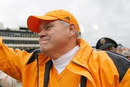NASHVILLE, TN - NOVEMBER 22:  Head coach Phillip Fulmer of the Tennessee Volunteers gives a thumbs up after winning the game against the Vanderbilt Commodores at Vanderbilt Stadium on November 22, 2008 in Nashville, North Carolina.  (Photo by Kevin C. Cox/Getty Images)