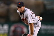 ANAHEIM, CA - AUGUST 24: Pitcher Justin Verlander #35 of the Detroit Tigers sets to throw a pitch against the Los Angeles Angels of Anaheim on August 24, 2009 at Angel Stadium in Anaheim, California. (Photo by Stephen Dunn/Getty Images)