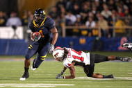 BERKELEY, CA - SEPTEMBER 05:  Jahvid Best #4 of the California Golden runs with the ball during their game against the Maryland Terrapins at California Memorial Stadium on September 5, 2009 in Berkeley, California.  (Photo by Ezra Shaw/Getty Images)