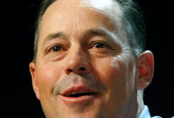 LAS VEGAS - DECEMBER 08: Four-time Cy Young Award winning pitcher Greg Maddux announces his retirement from Major League Baseball during a news conference at the league's Winter Meetings at the Bellagio December 8, 2008 in Las Vegas, Nevada. (Photo by Ethan Miller/Getty Images)