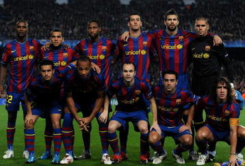 BARCELONA, SPAIN - NOVEMBER 24:  FC Barcelona poses for a team picture prior to the start of the UEFA Champions League group F match between FC Barcelona and Inter Milan at the Camp Nou Stadium on November 24, 2009 in Barcelona, Spain. Barcelona won the match 2-0.  (Photo by Jasper Juinen/Getty Images)