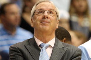 CHAPEL HILL, NC - JANUARY 16:  Head coach Roy Williams of the North Carolina Tar Heels reacts to his team during their game against the Georgia Tech Yellow Jackets at the Dean Smith Center on January 16, 2010 in Chapel Hill, North Carolina.  (Photo by Streeter Lecka/Getty Images)