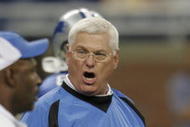 DETROIT - AUGUST 11: Offensive Coordinator, Mike Martz of the Detroit Lions, speaks from the sidelines during a pre-season NFL game at Ford Field on August 11, 2006 in Detroit, Michigan. The Lions won the game, 20-13. (Photo by Tom Pidgeon/Getty Images)