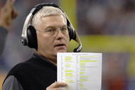 Detroit Lions offensive coordinator Mike Martz against the Miami Dolphins in a Thanksgiving Day game Nov. 23, 2006 in Detroit. The Dolphins won 27 - 10. (Photo by Al Messerschmidt/Getty Images)