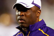 BATON ROUGE, LA - NOVEMBER 28:  Larry Porter of the LSU Tigers watches pre-game warmup against the Arkansas Razorbacks at Tiger Stadium on November 28, 2009 in Baton Rouge, Louisiana.  (Photo by Chris Graythen/Getty Images)