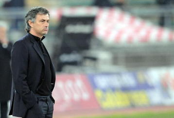 BARI, ITALY - JANUARY 16:  Jose Mourinho the head coach of Inter before the Serie A match between Bari and Inter Milan at Stadio San Nicola on January 16, 2010 in Bari, Italy.  (Photo by Giuseppe Bellini/Getty Images)