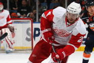 UNIONDALE, NY - JANUARY 12: Ville Leino #21 of the Detroit Red Wings skates with the puck during the game against the New York Islanders at the Nassau Coliseum on January 12, 2010 in Uniondale, New York. (Photo by Bruce Bennett/Getty Images)