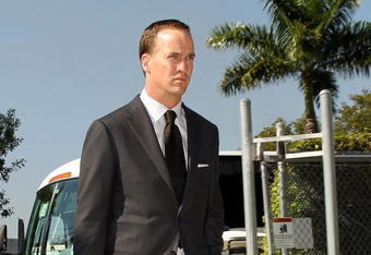 MIAMI GARDENS, FL - FEBRUARY 07:  Peyton Manning #18 of the Indianapolis Colts arrives to the stadium prior to Super Bowl XLIV against the New Orleans Saints on February 7, 2010 at Sun Life Stadium in Miami Gardens, Florida.  (Photo by Ezra Shaw/Getty Images)