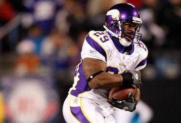 CHARLOTTE, NC - DECEMBER 20:  Chester Taylor #29 of the Minnesota Vikings against the Carolina Panthers at Bank of America Stadium on December 20, 2009 in Charlotte, North Carolina.  (Photo by Kevin C. Cox/Getty Images)