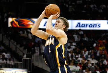 ATLANTA - OCTOBER 28:  Troy Murphy #3 of the Indiana Pacers against the Atlanta Hawks at Philips Arena on October 28, 2009 in Atlanta, Georgia.  (Photo by Kevin C. Cox/Getty Images)