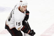 SUNRISE, FL - FEBRUARY 1: Ryan Getzlaf #15 of the Anaheim Ducks skates with the puck against the Florida Panthers on February 1, 2010 at the BankAtlantic Center in Sunrise, Florida. The Ducks defeated the Panthers 3-0. (Photo by Joel Auerbach/Getty Images)