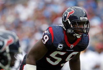 NASHVILLE, TN - SEPTEMBER 20:  DeMeco Ryans #59 of the Houston Texans is pictured against the Tennessee Titans during the NFL game at LP Field on September 20, 2009 in Nashville, Tennessee. The Texans won 34-31.  (Photo by Andy Lyons/Getty Images)