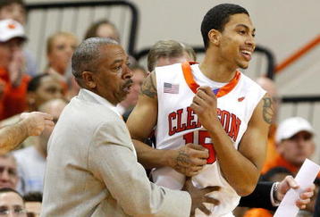 CLEMSON, SC - JANUARY 13:  Head coach Oliver Purnell (L) and David Potter #15 of the Clemson Tigers against the North Carolina Tar Heels at Littlejohn Coliseum on January 13, 2010 in Clemson, South Carolina.  (Photo by Kevin C. Cox/Getty Images)