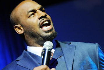 MIAMI - FEBRUARY 05:  Donovan McNabb QB Philadelphia Eagles co-hosts at James L. Knight Center as part of The 11th. Annual Super Bowl Gospel Celebration on February 5, 2010 in Miami, Florida.  (Photo by Rick Diamond/Getty Images for Super Bowl Gospel)