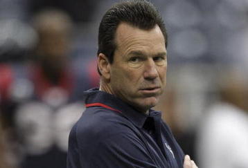 HOUSTON - DECEMBER 13:  Houston Texans head coach Gary Kubiak looks during pre-game warmups against the Seattle Seahawks at Reliant Stadium on December 13, 2009 in Houston, Texas.  (Photo by Bob Levey/Getty Images)