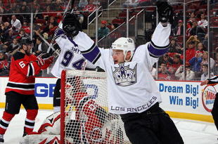 NEWARK, NJ - JANUARY 31:  Brad Richardson #15 of the Los Angeles Kings celebrates his teams second goal against the New Jersey Devils at the Prudential Center on January 31, 2010 in Newark, New Jersey. The Kings defeated the Devils 3-2.  (Photo by Jim McIsaac/Getty Images)